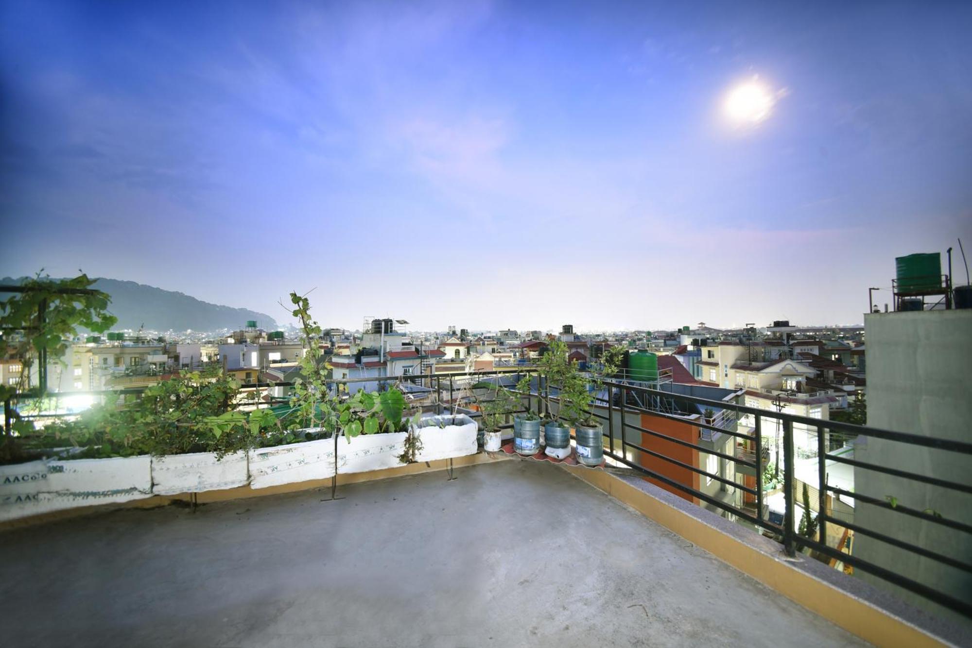 Mums Homestay & Studio Apartments カトマンズ エクステリア 写真