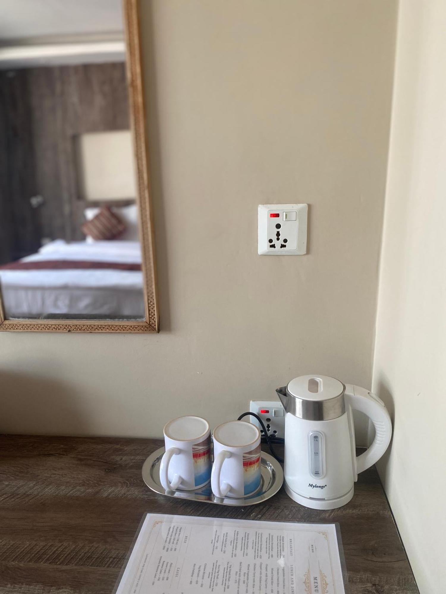 Mums Homestay & Studio Apartments カトマンズ エクステリア 写真